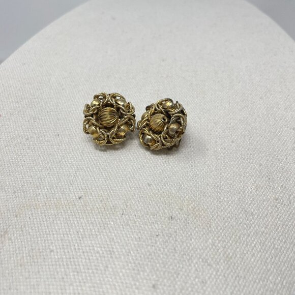 Vintage Gold-Tone Clip-On Earrings Intricate Knot‎ Design Marked Japan Artsy MCM - Picture 4 of 8